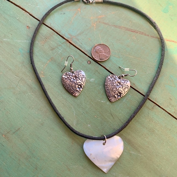 Heart Jewelry - Mother of Pearl Heart & Silver Tone Floral Embossed Heart Dangle - Picture 2 of 8